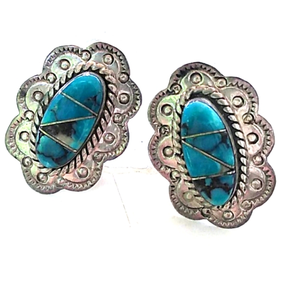 Native American Natural Turquoise Inlay Hand Stamped Scalloped Sterling Silver - Picture 4 of 16